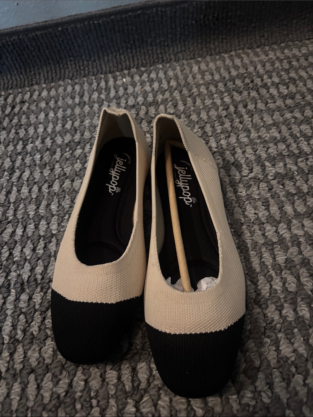 Brand new Jellypop Two-Tone Black and Beige Knit Ballet Flats